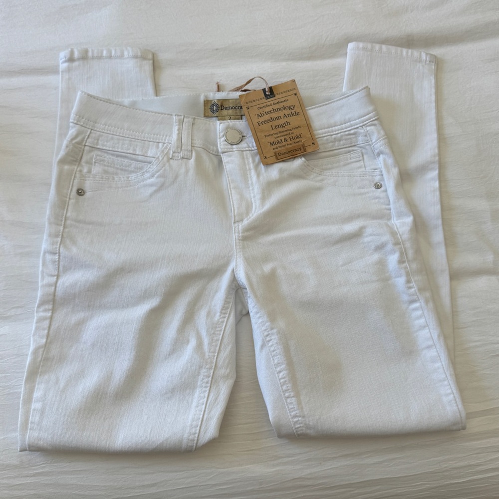 NWT DEMOCRACY Freedom Ankle Skimmer  Women’s White Stretch Jeans size 2